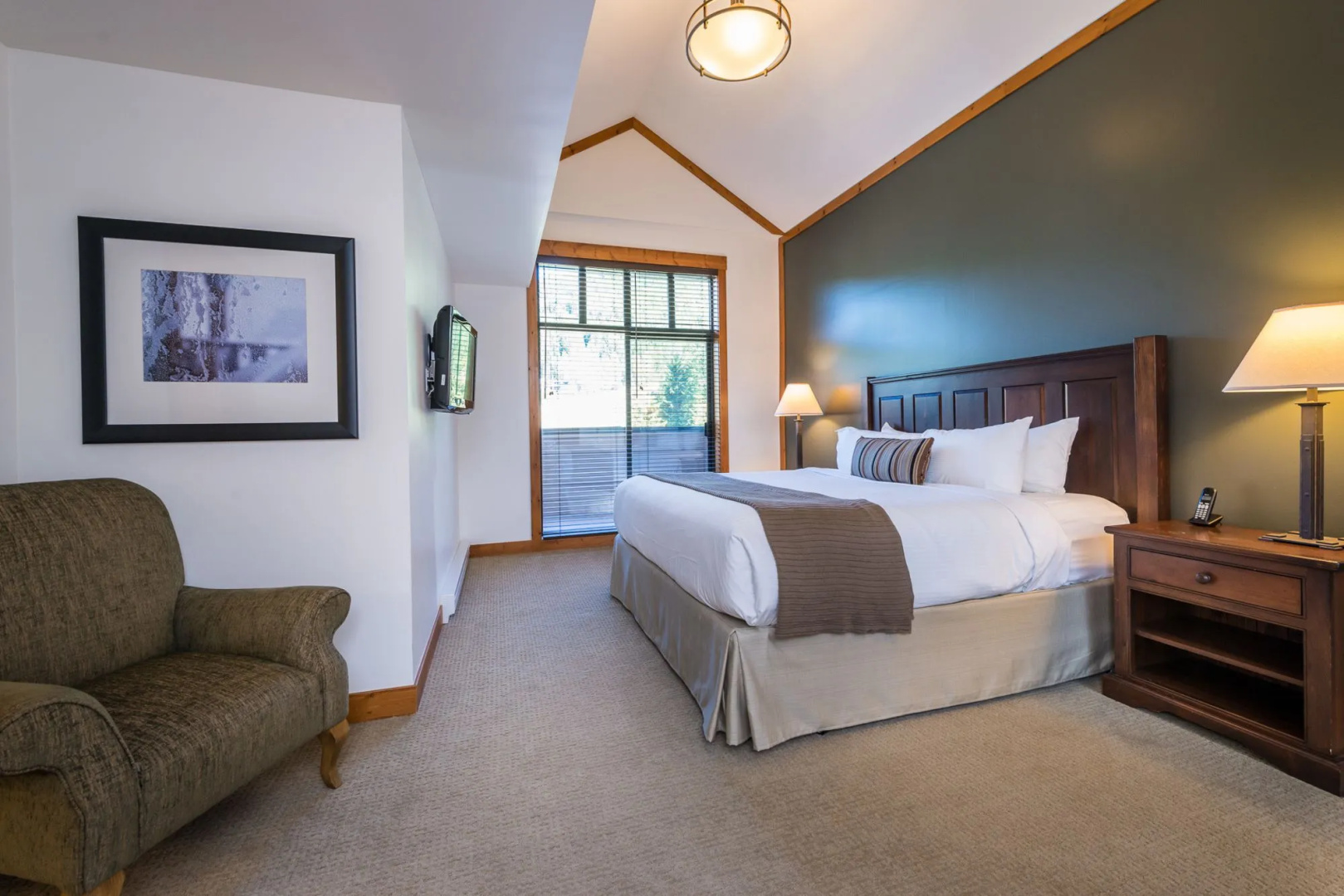Photo - First Tracks Lodge, by Lodging Ovations