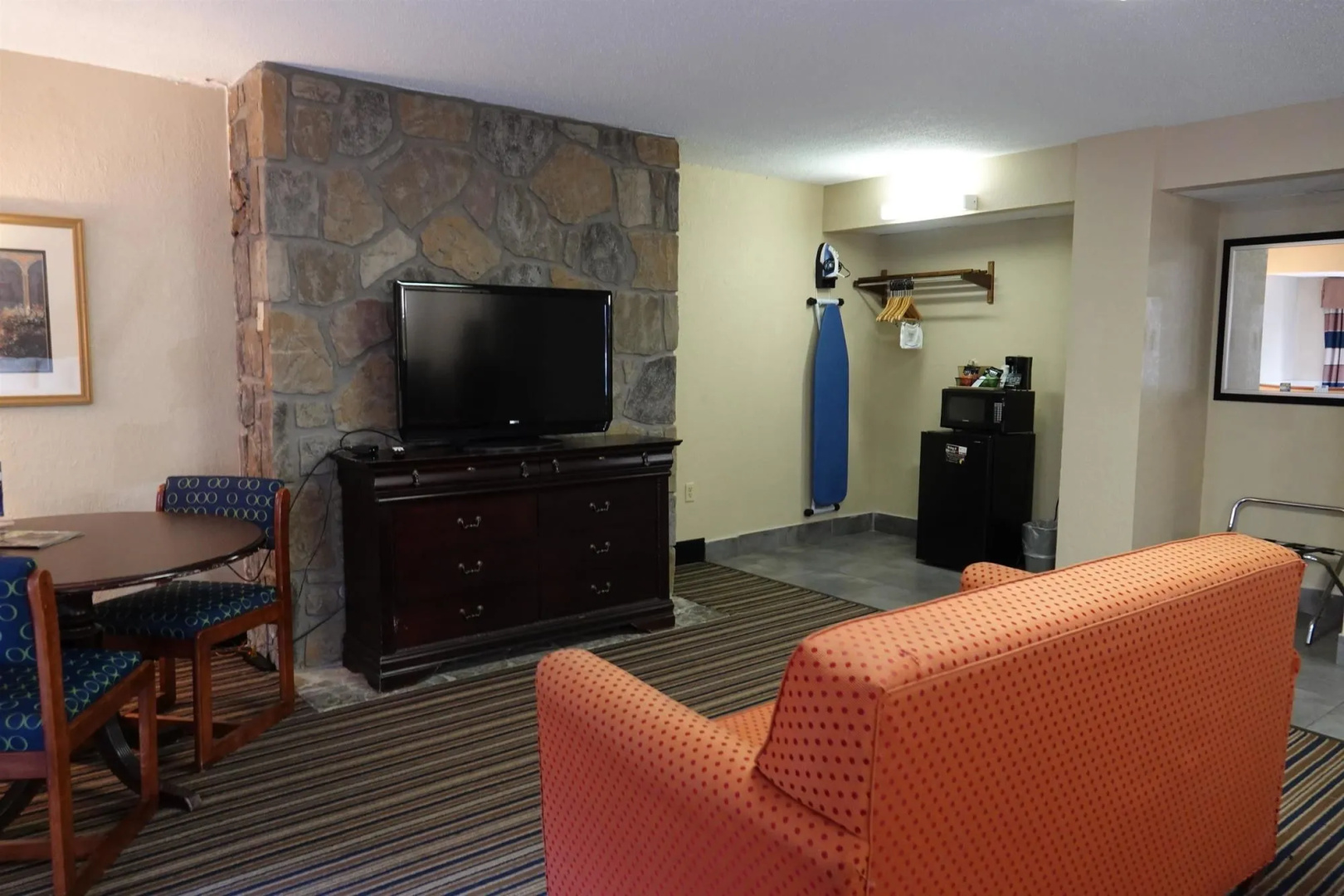 Photo - SureStay Plus Hotel by Best Western Gatlinburg