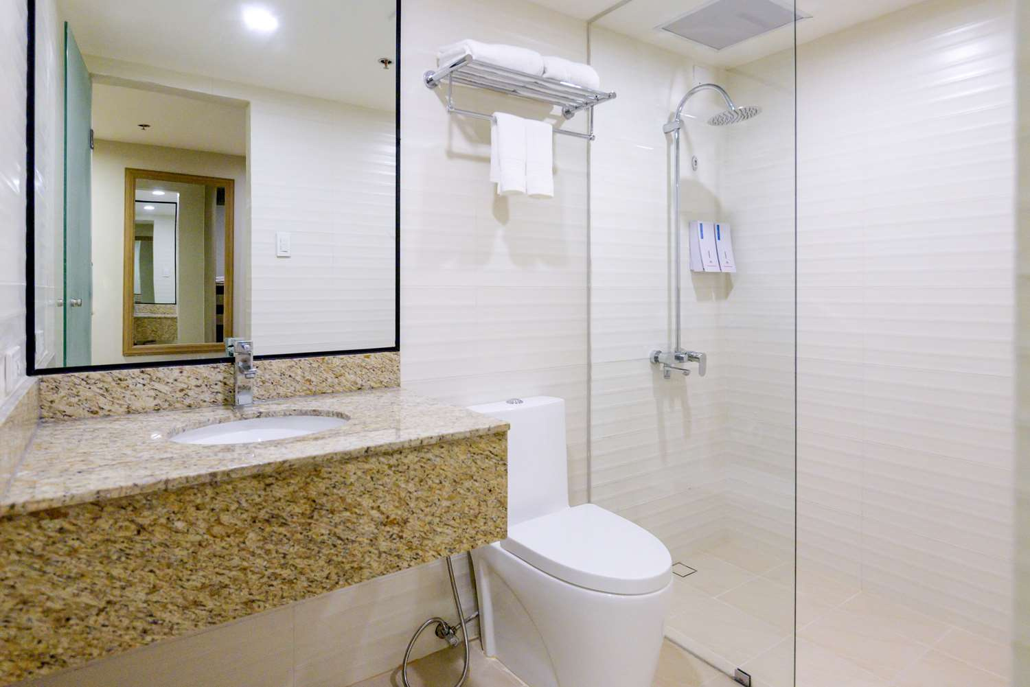 Photo - Surestay Plus By Best Western Cebu City