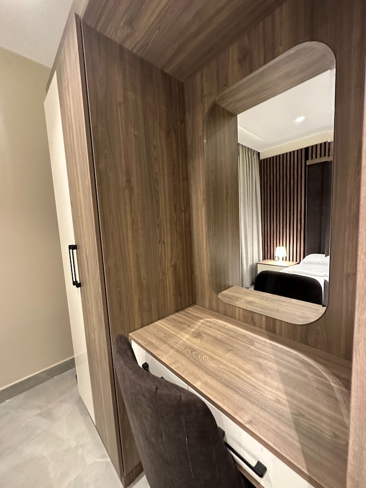 Charming Amman Apartment With Electric Heating & Satellite TV