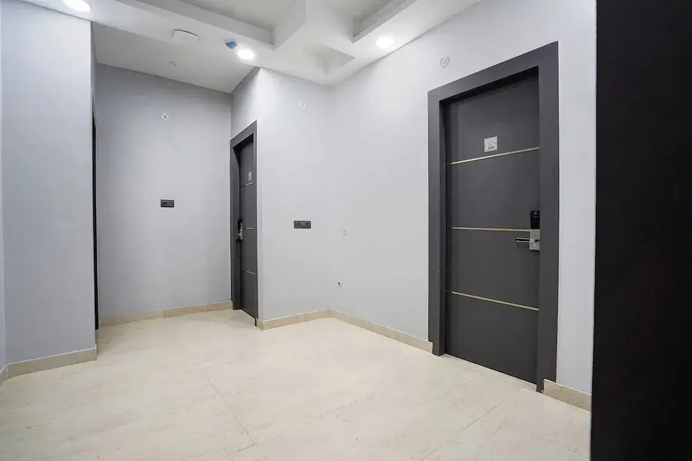 Photo - FabHotel The Royal - Nr Guru Govind Singh University