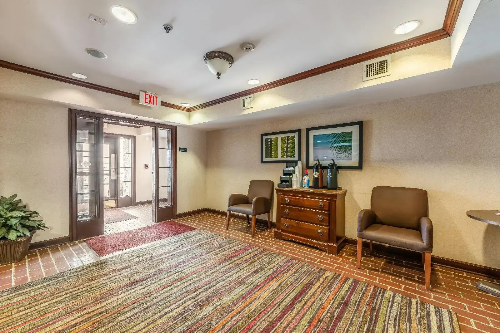 Photo - HomeTowne Studios & Suites by Red Roof Charlotte - Concord