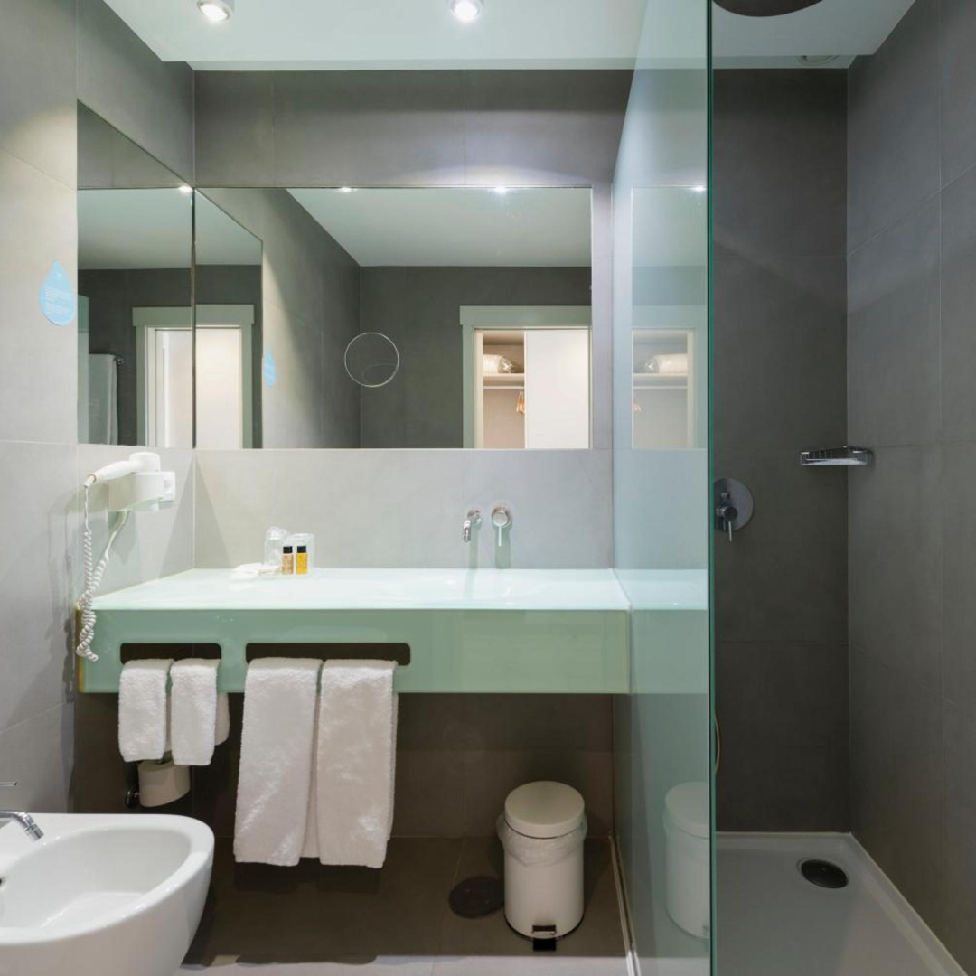 Photo - Varzinn Hotel