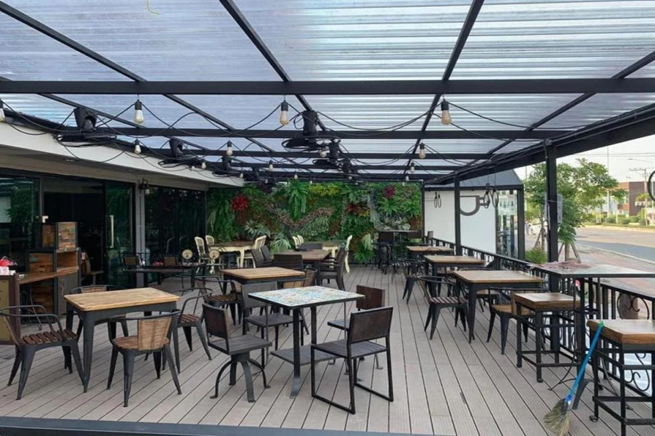 Foto - Frankie's Inn