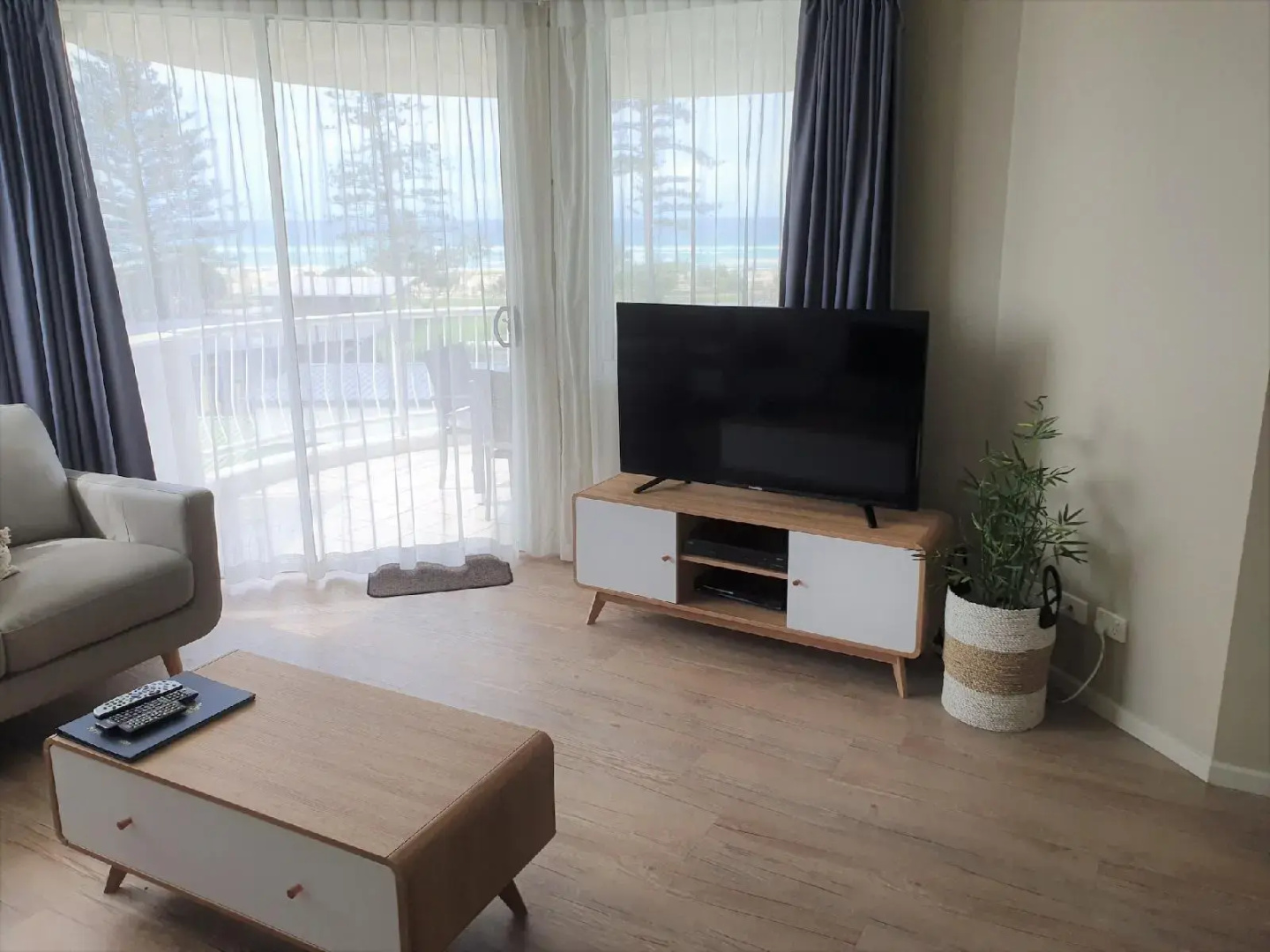 Photo - Kirra Beach Apartments