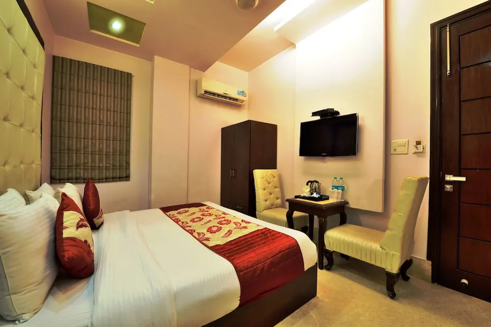 Foto - Hotel Taksh inn, Near Karol Bagh, Metro Station