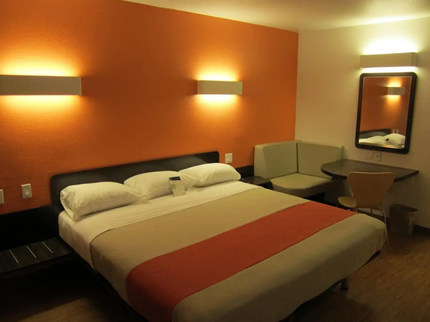 Foto - Motel 6 Anaheim, CA
