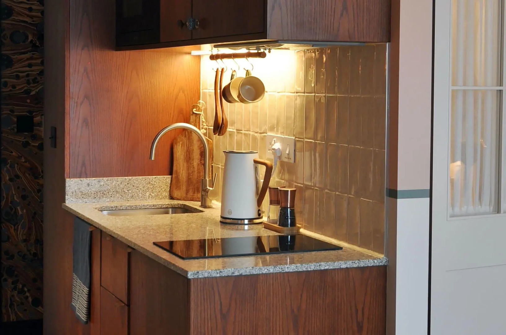 Photo - room2 London Chiswick Hometel