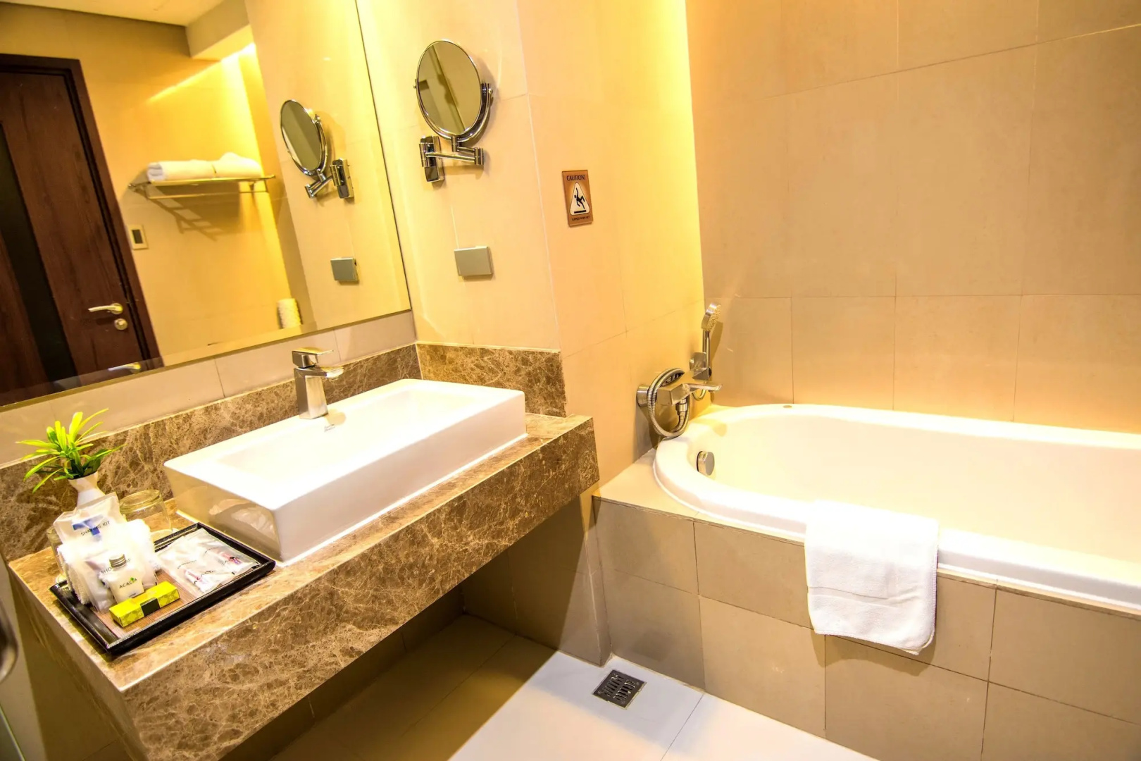 Foto - Acacia Hotel Manila