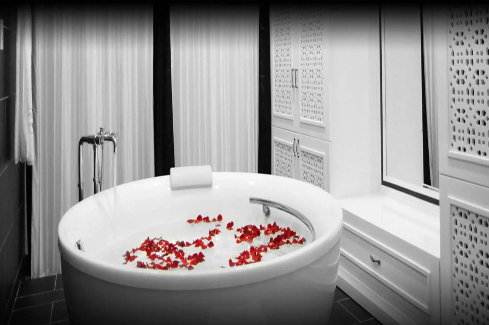 Photo - Chloe Gallery