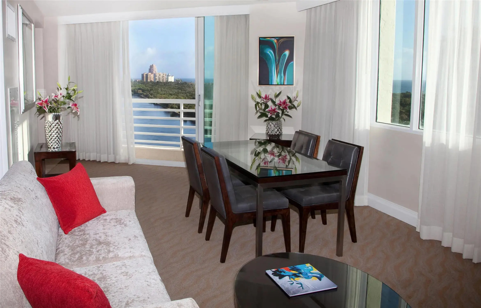 Foto - GALLERYone- A DoubleTree Suites by Hilton Hotel