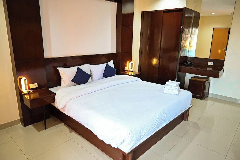 Photo - Royal Star Suites pattaya