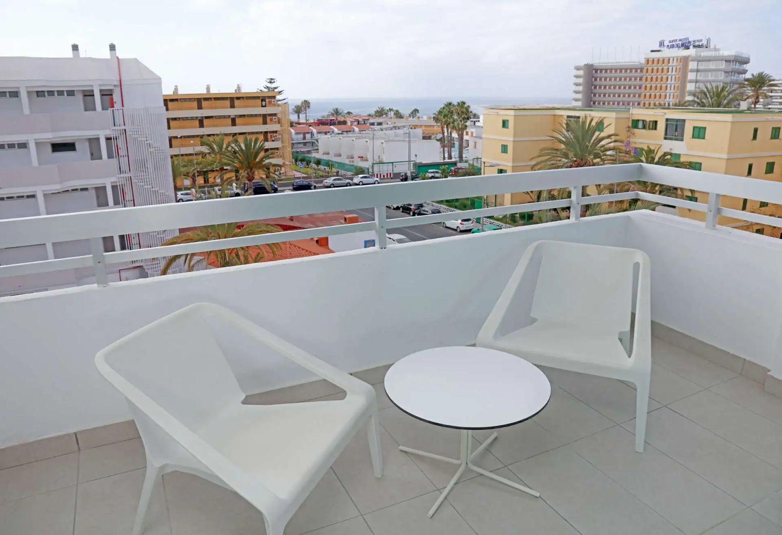 Photo - Akeah Broncemar