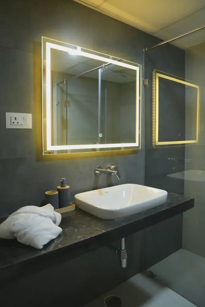 Photo - Kriya Grandeur