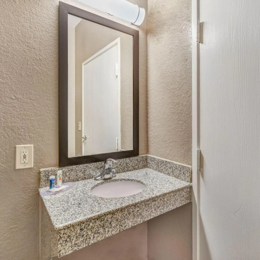 Photo - Motel 6 Humble, TX - Houston International Airport