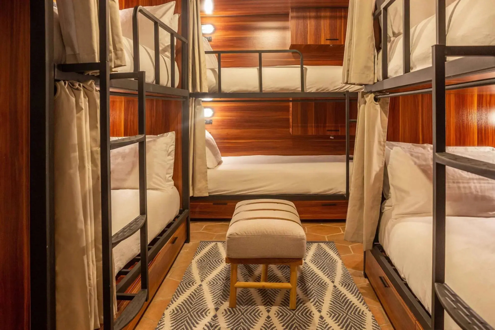 Foto - Nílu Isla Mujeres by Selina