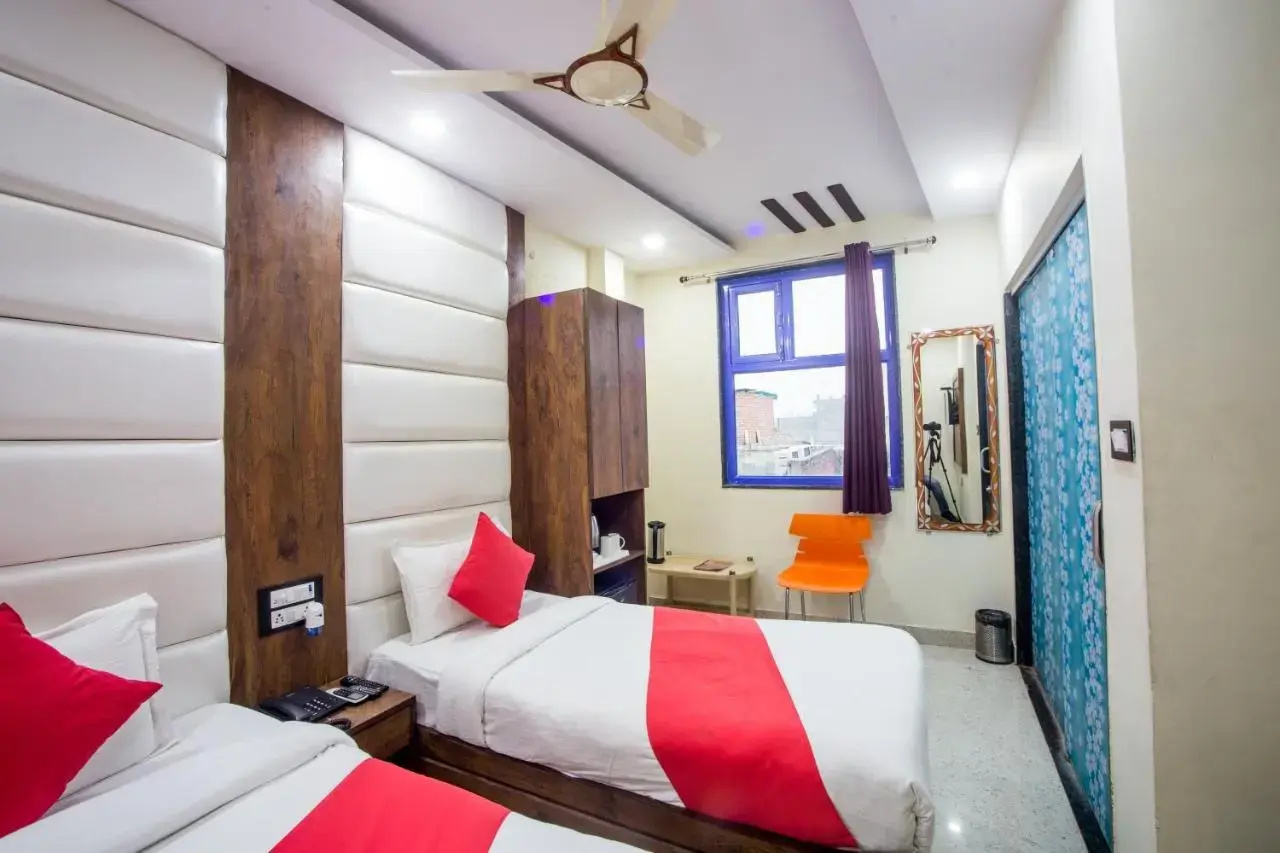 Photo - Hotel Dollar Inn