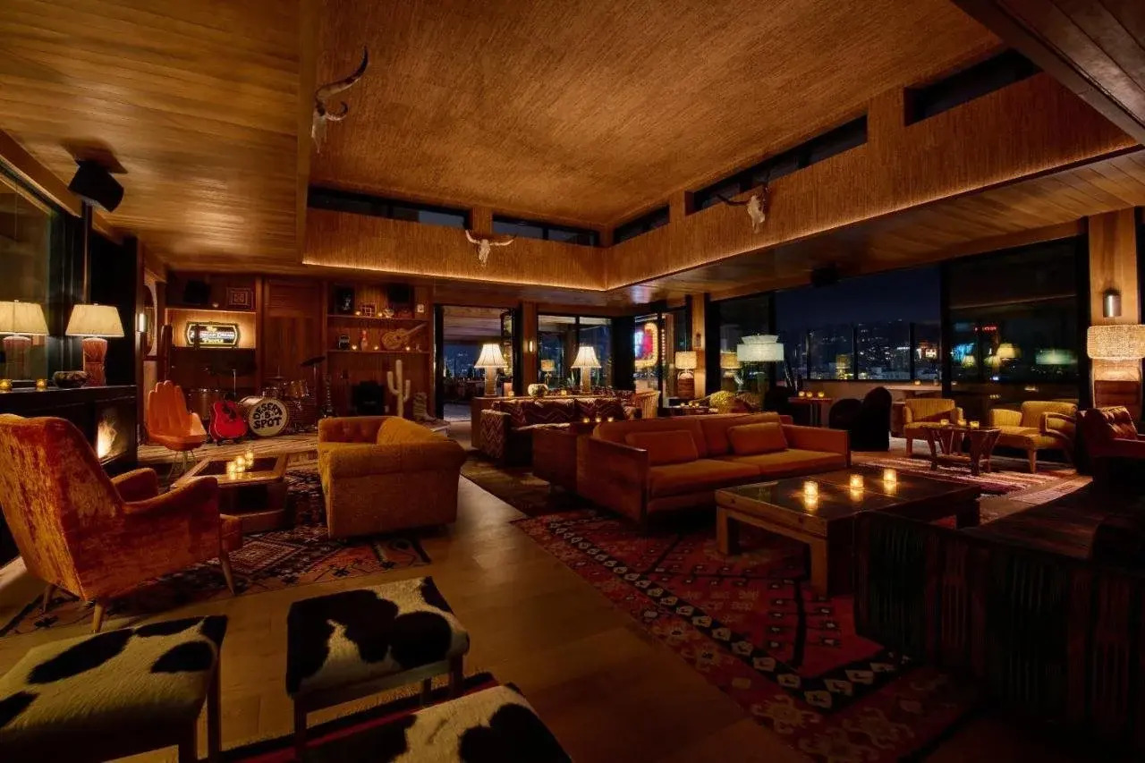 Photo - HOLLYWOOD VOLUME, a Tribute Portfolio Hotel