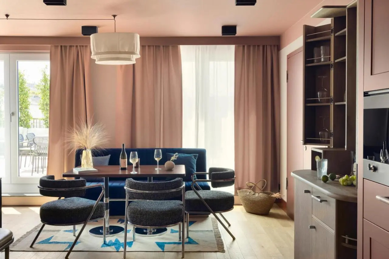 Photo - Schwan Locke