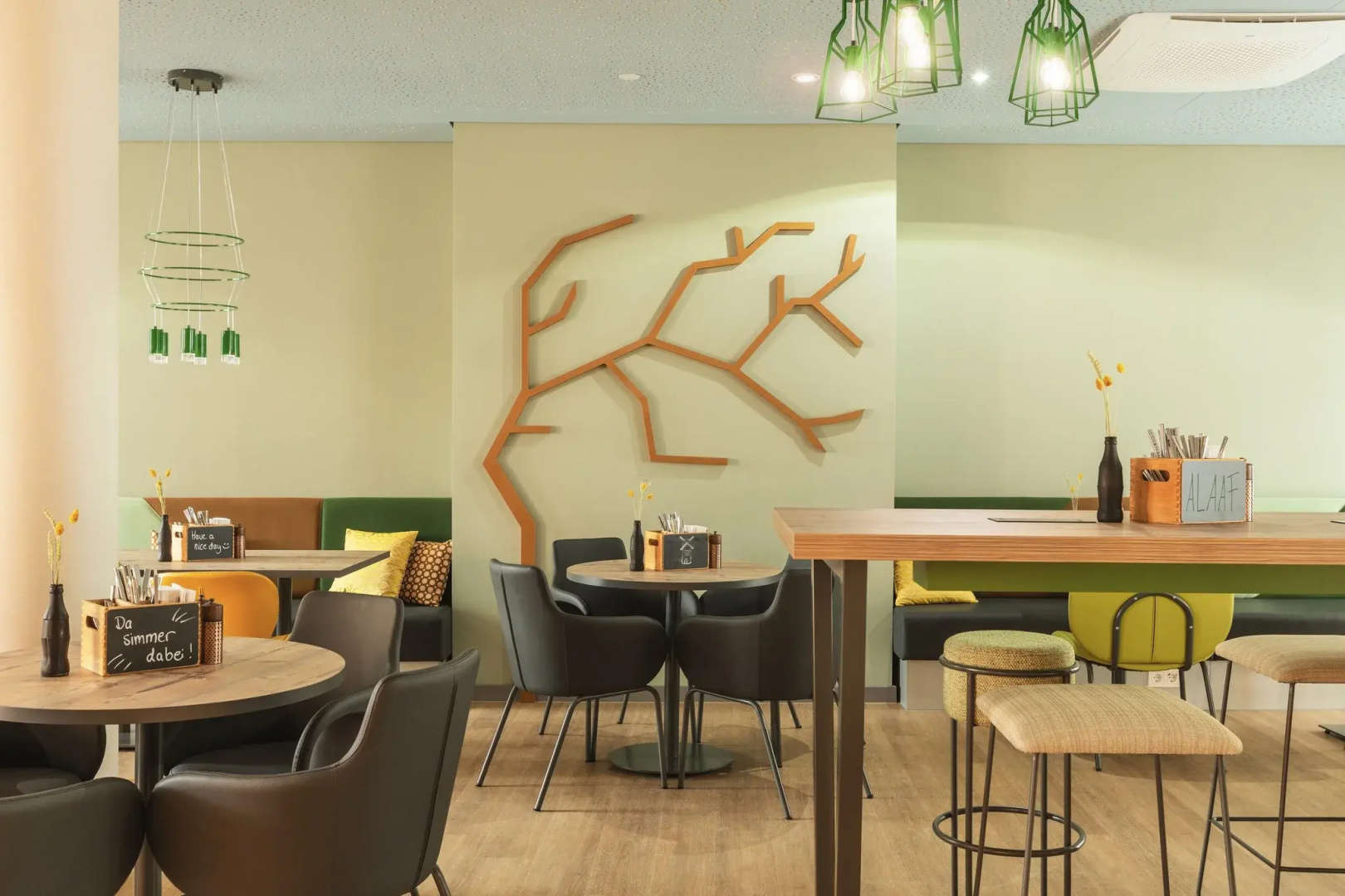 Photo - Holiday Inn – the niu, Mill Cologne Mülheim by IHG