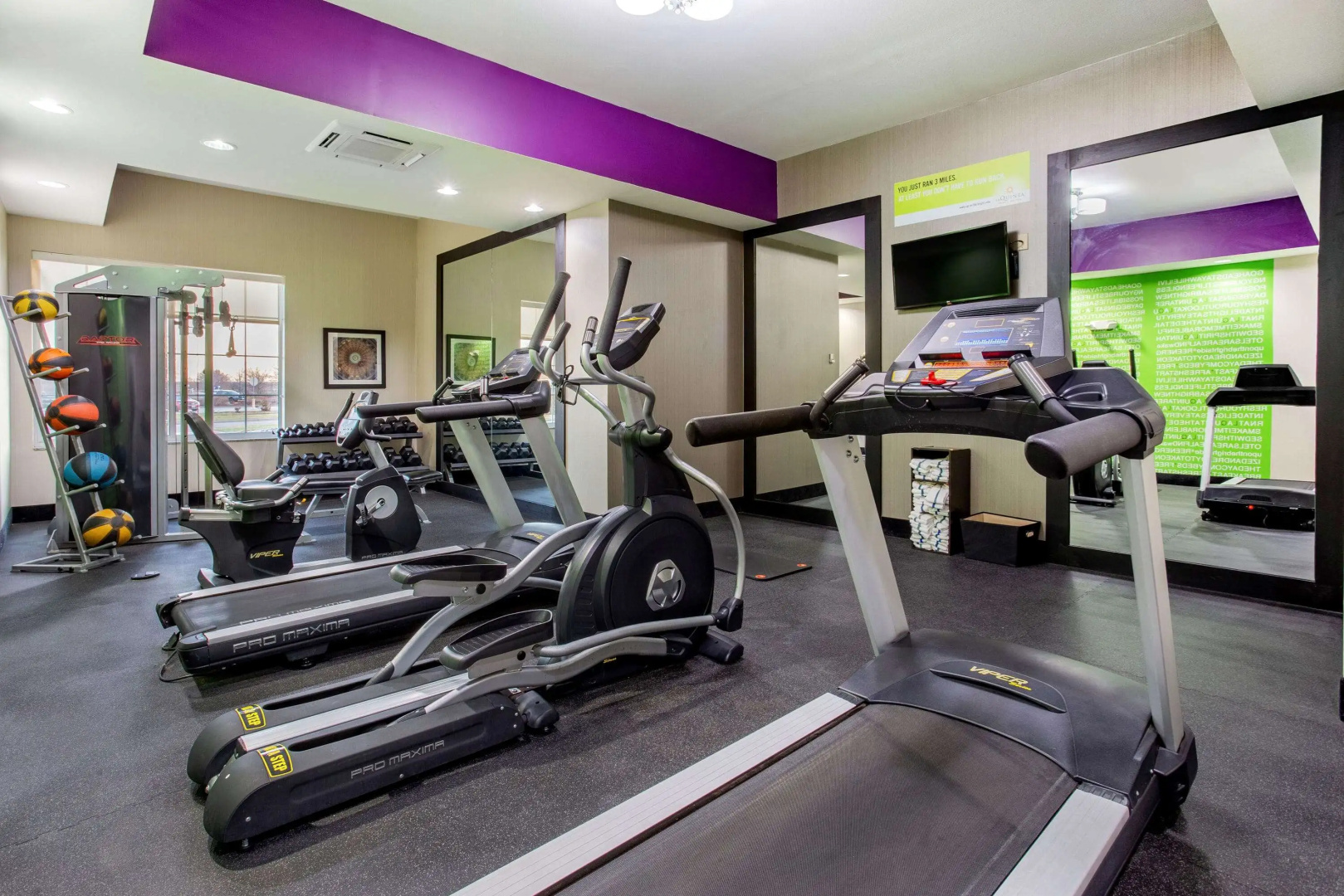 Photo - La Quinta Inn & Suites by Wyndham Springfield IL