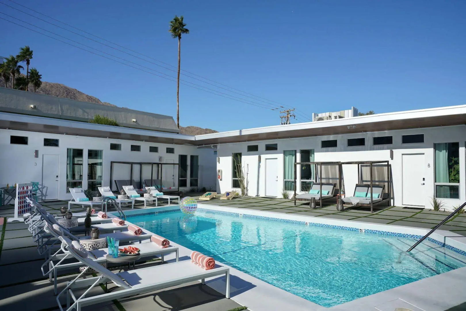 Foto - The Wesley by AvantStay Mid-Century Modern Oasis with Pool