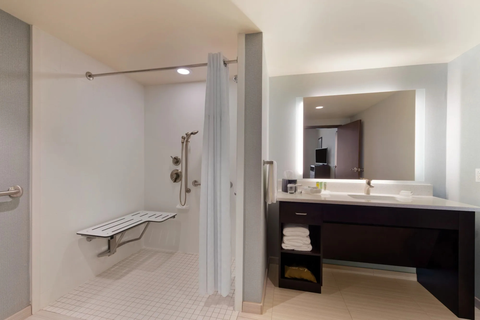 Photo - Hampton Inn & Suites San Bernardino