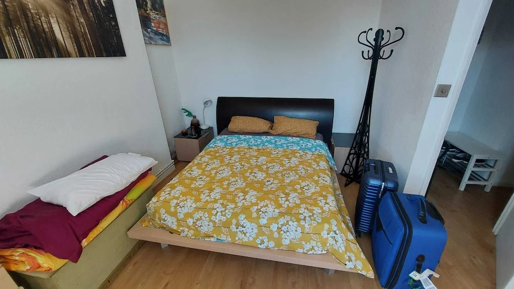 Photo - Extra Large One Bedroom Flat with Parking