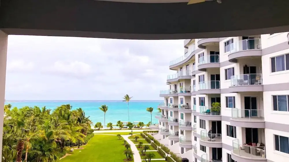 Stunning Oceanview 2 Bed Condo at ONE Cable Beach — фото 1