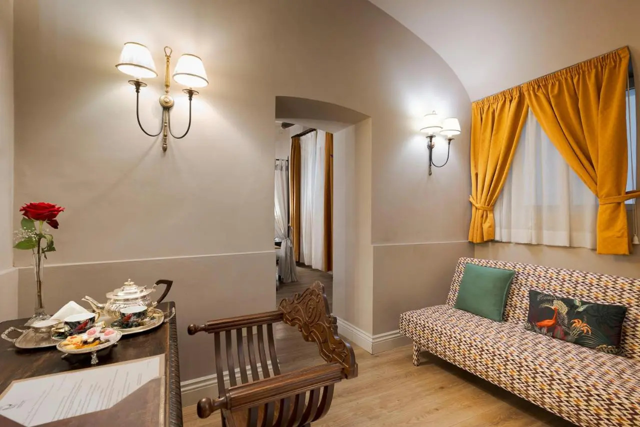 Photo - Palazzo Arone dei Baroni di Valentino