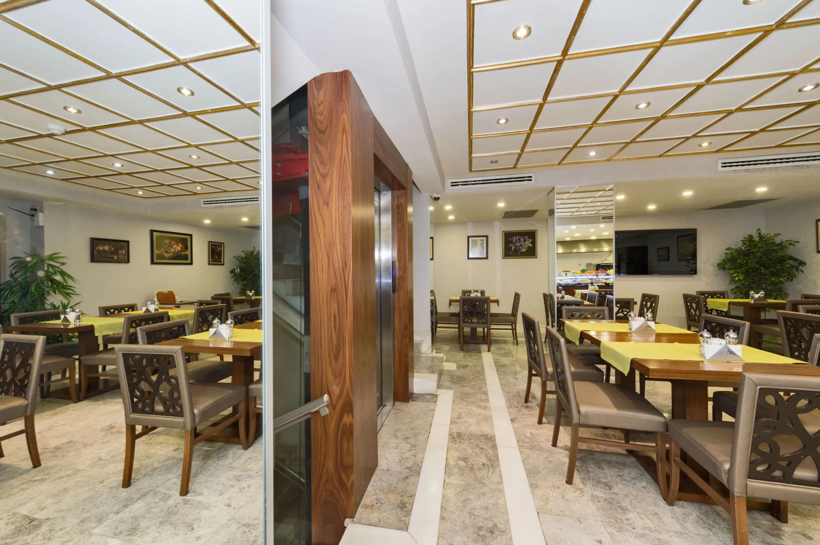 Photo - Darkmen Hotel 2