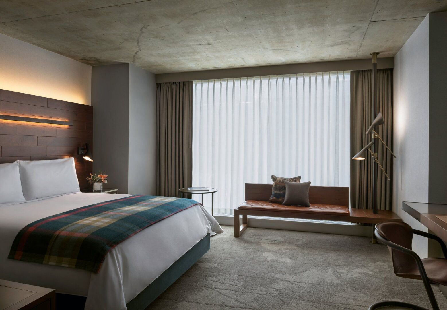 Photo - the DOUGLAS, Autograph Collection