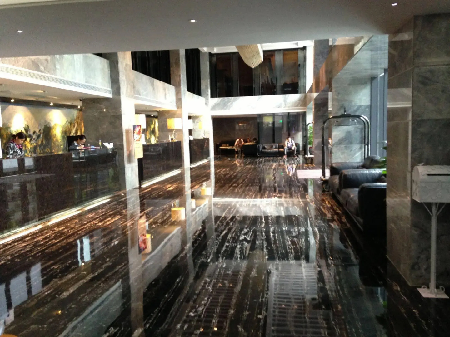Photo - La Perle International Hotel