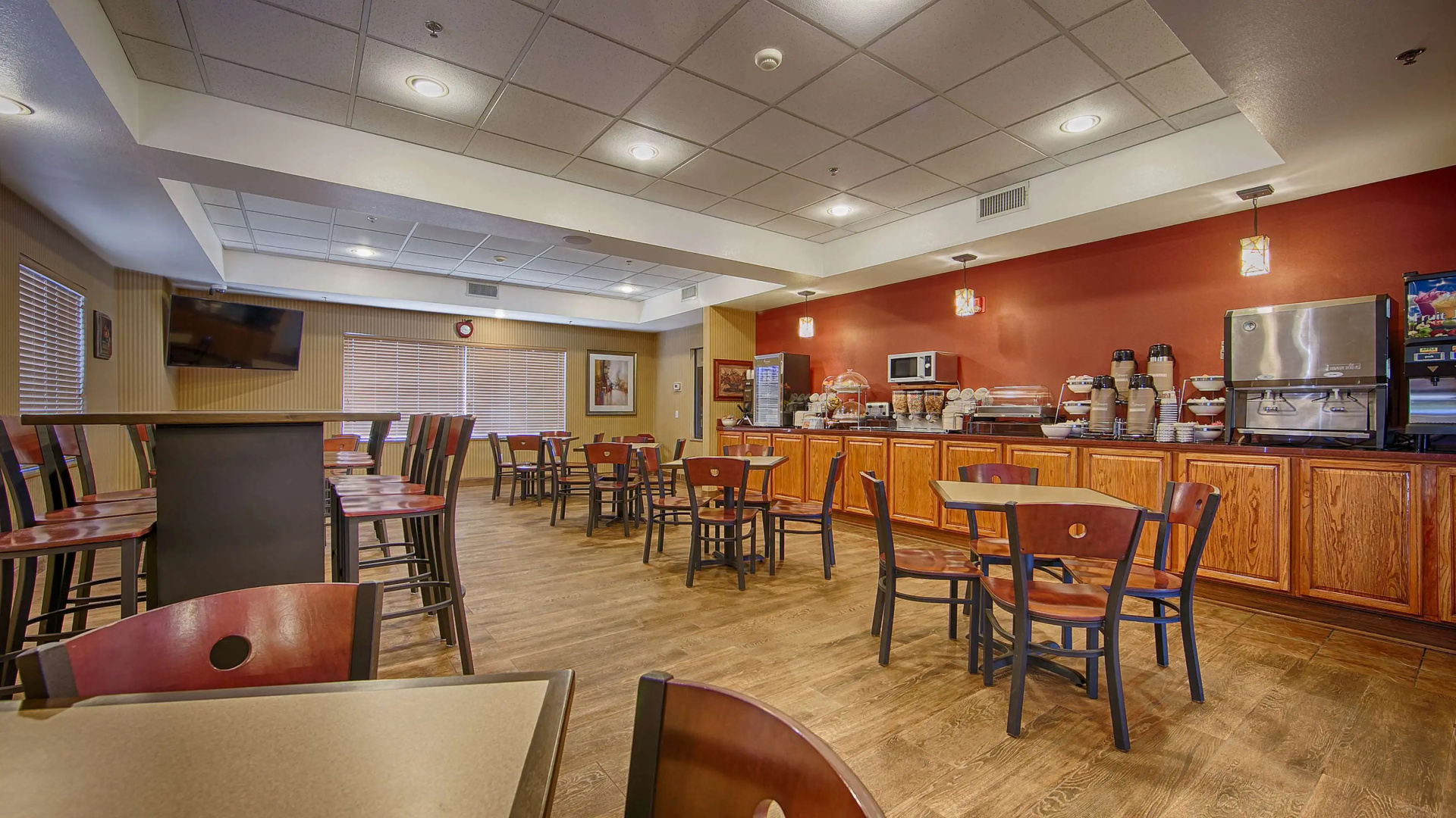 Photo - Best Western Plus Woodland Hills Hotel & Suites