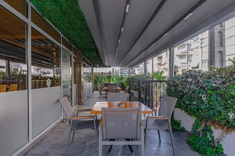 Photo - Seven City Hotel