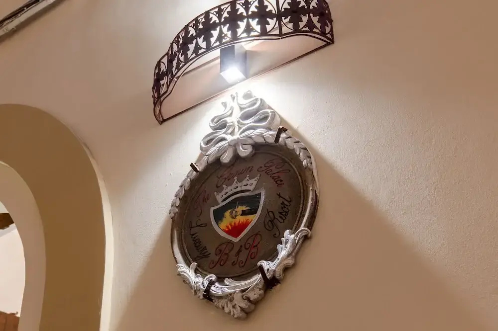 Photo - The Crown Palace - Gallipoli