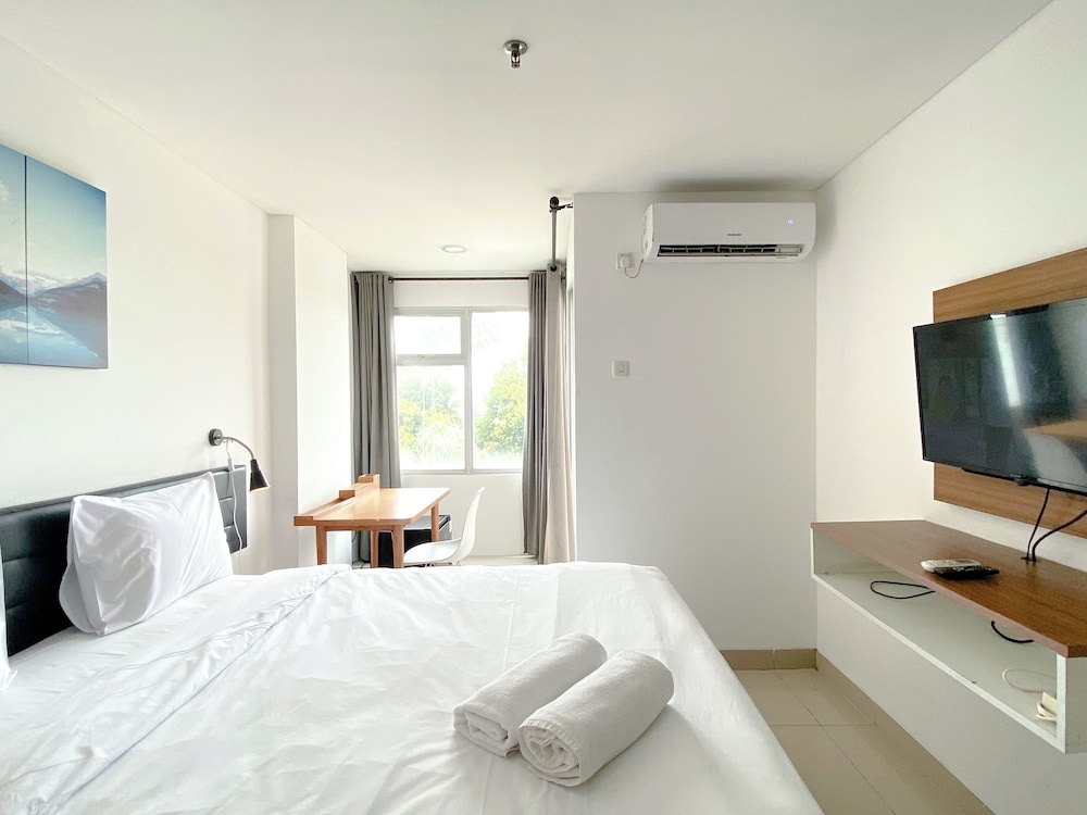 Modern Look And Homey Studio At Enviro Apartment