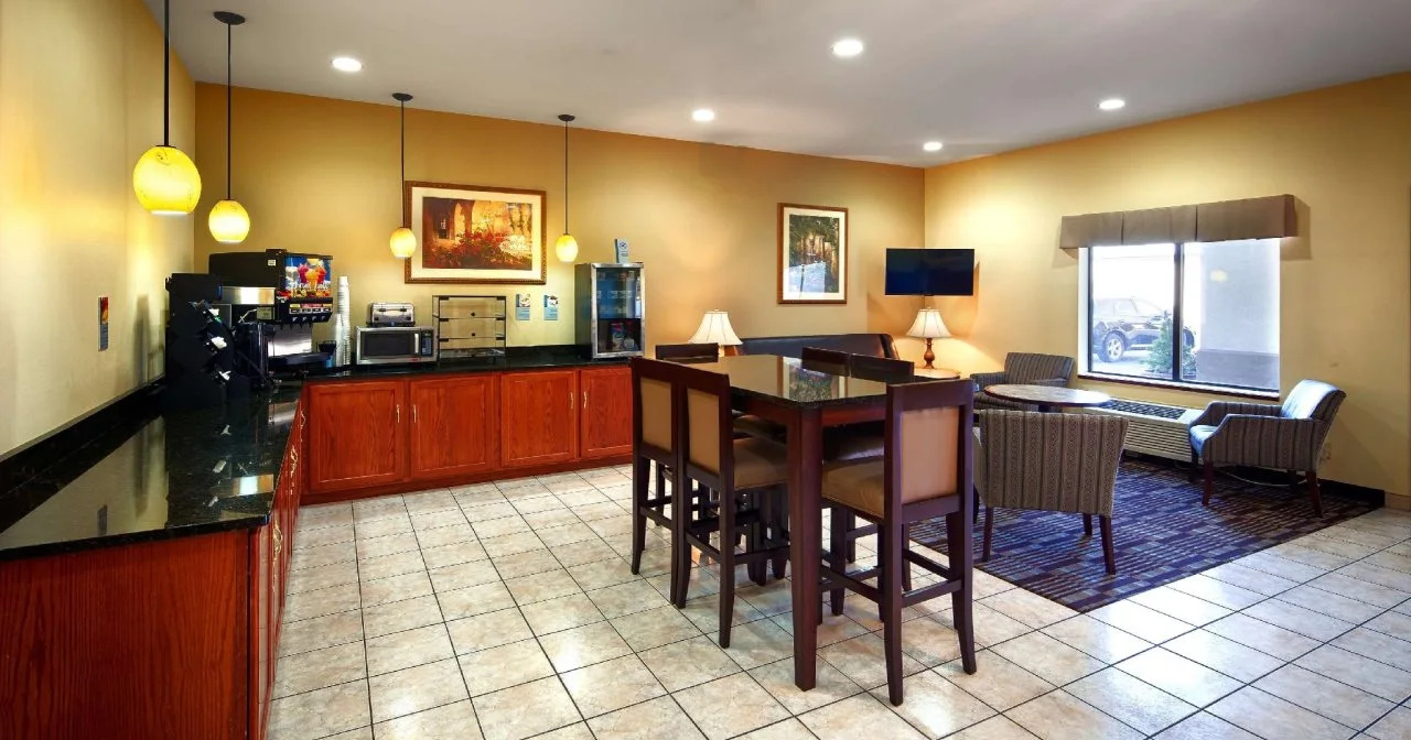 Photo - Best Western Clearlake Plaza