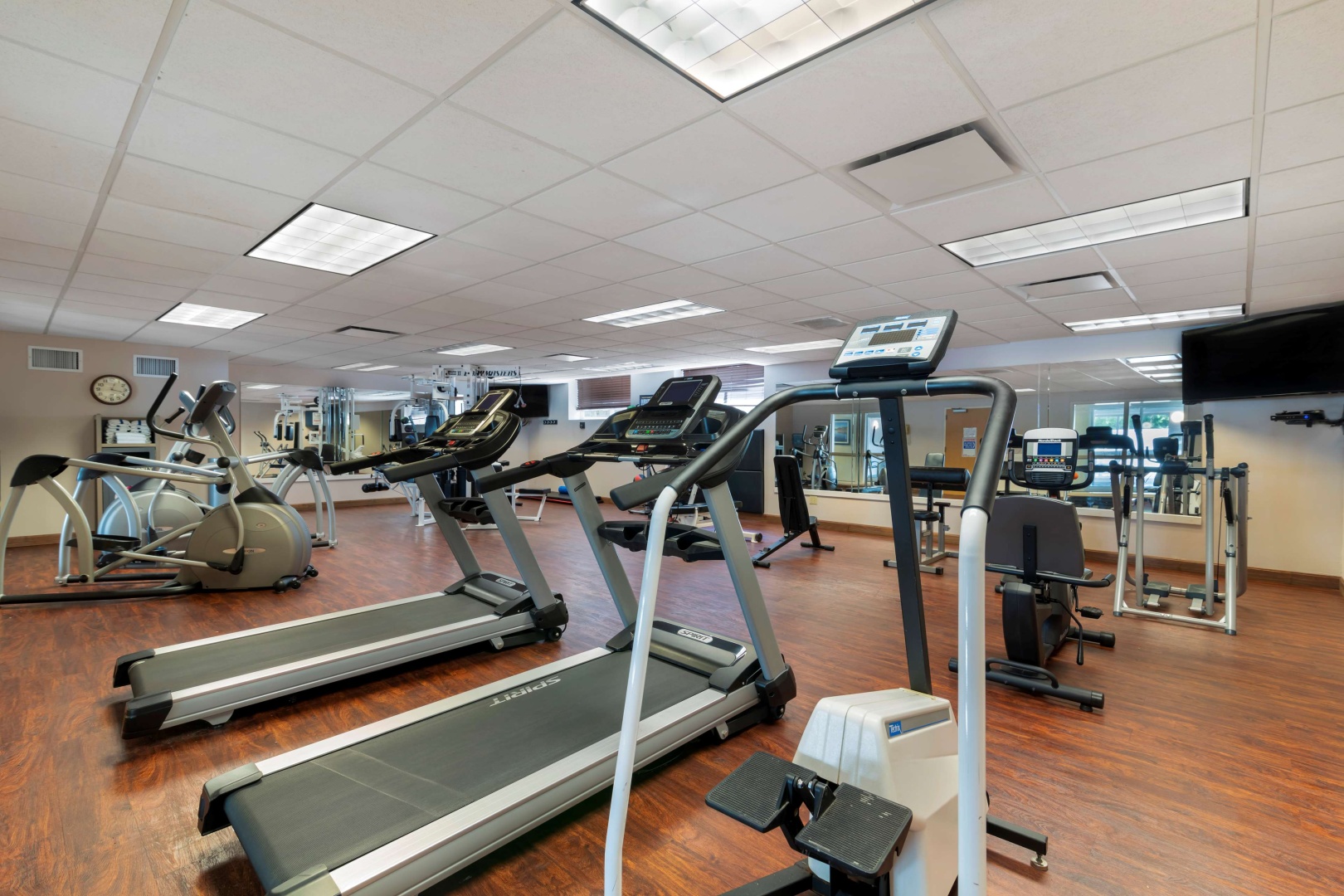 Photo - Best Western Plus Executive Court Inn & Conference Center