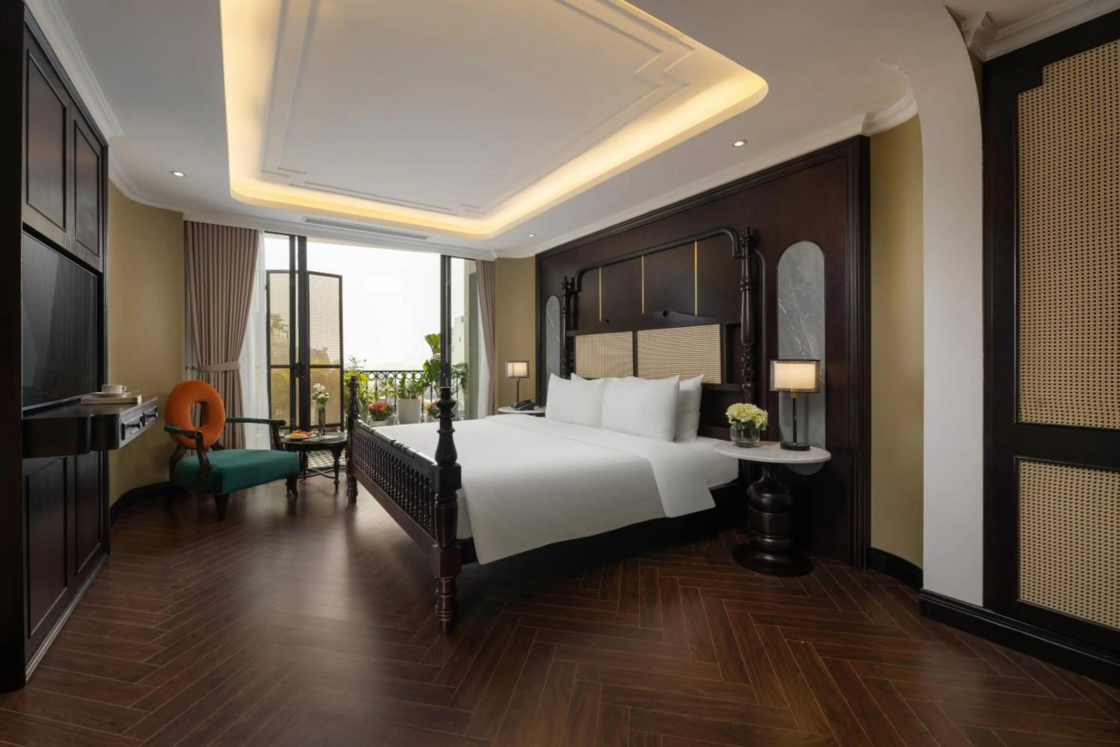 Photo - May de Ville Crown Hotel