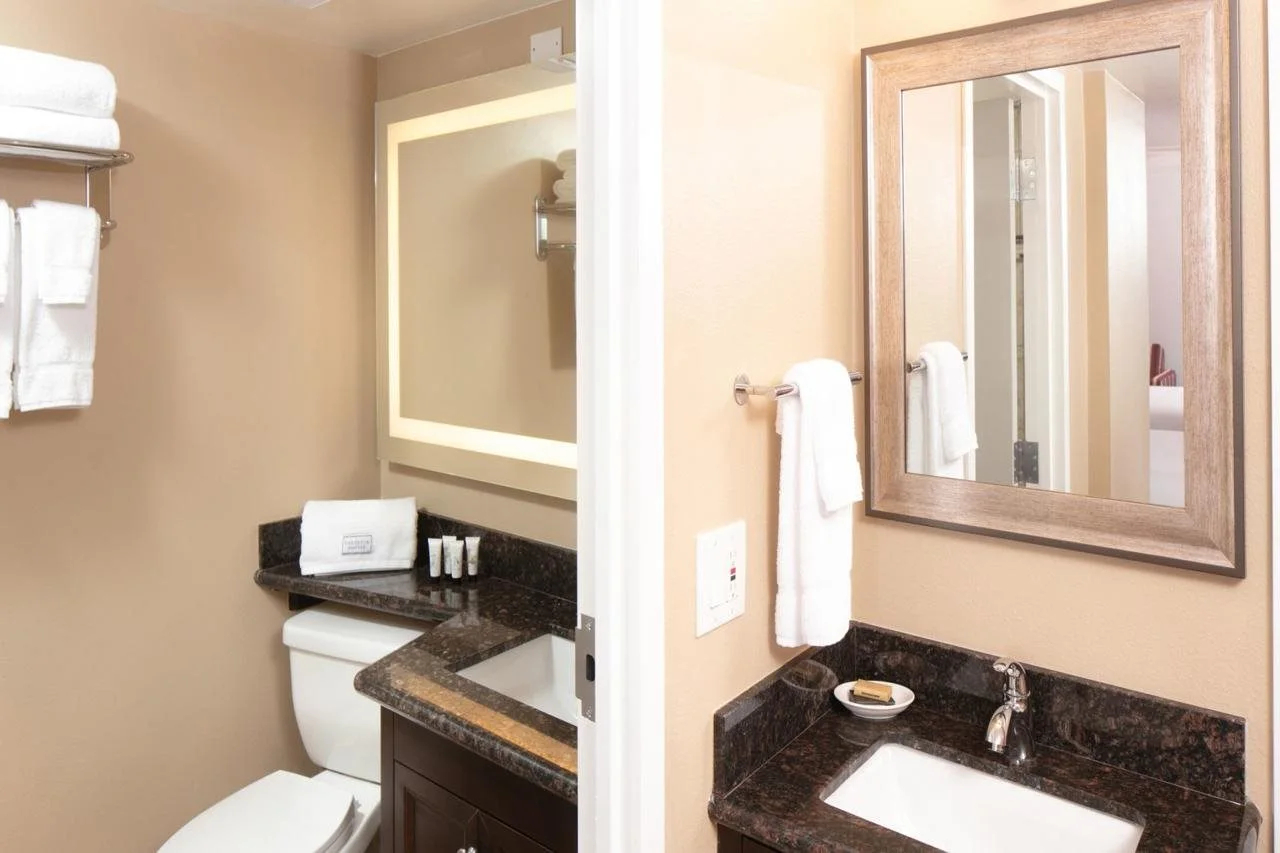 Photo - Radisson Hotel Orlando Lake Buena Vista South