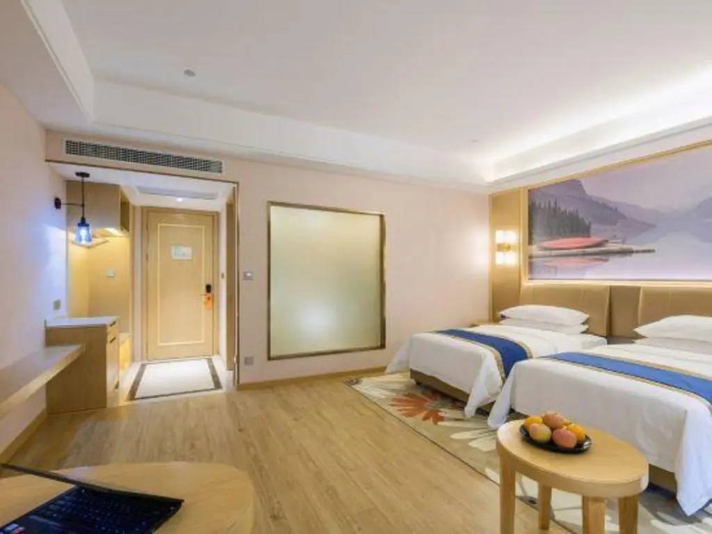 Vienna International Hotel (Dongwu South Road Hongzhuang Metro Station)