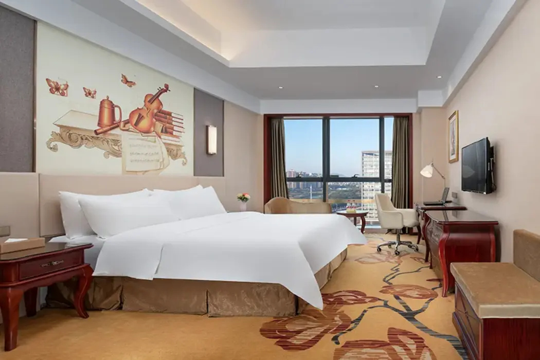 Vienna International Hotel Huiyang Municipal Square