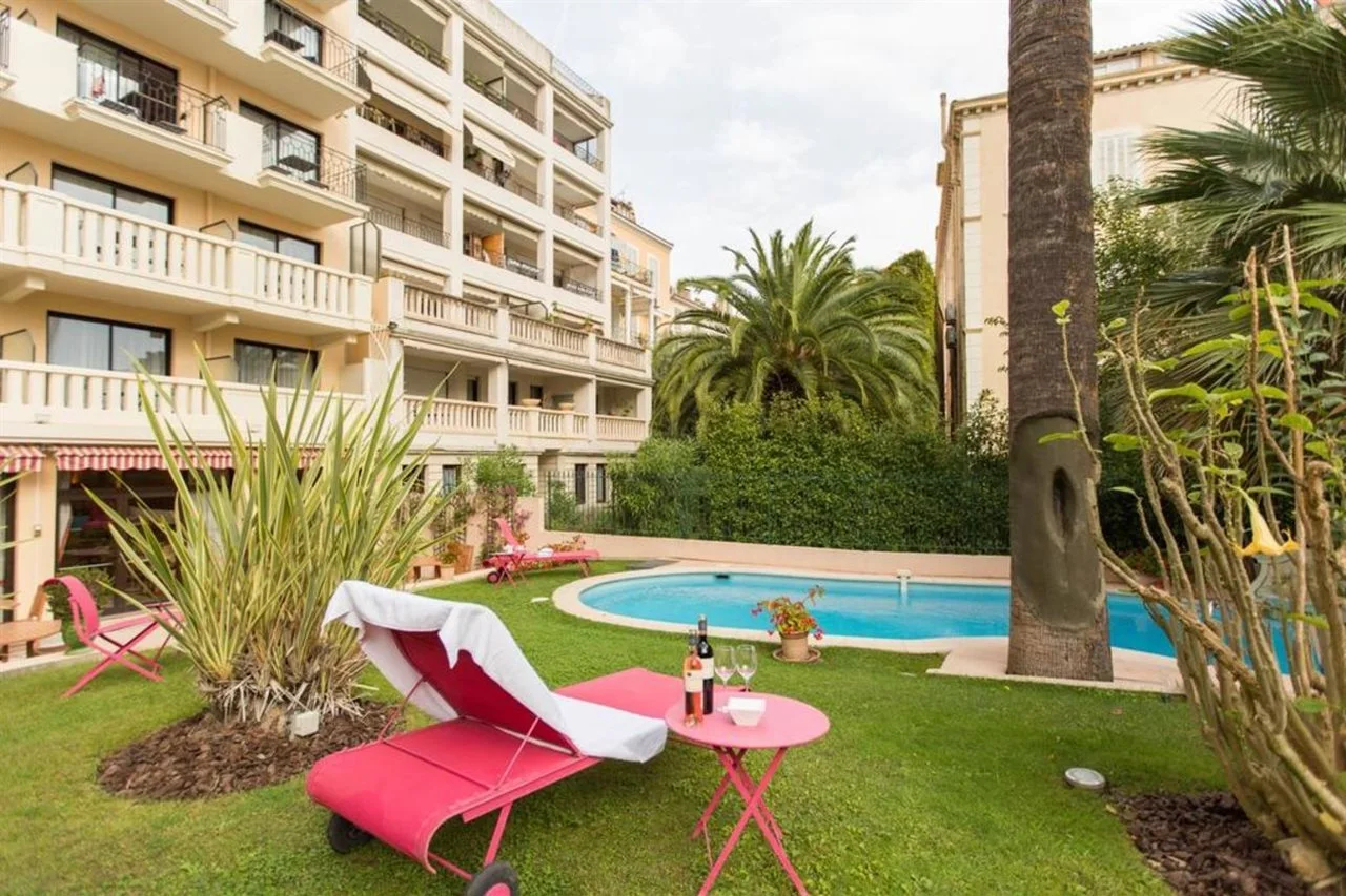 Photo - Sun Riviera Hotel