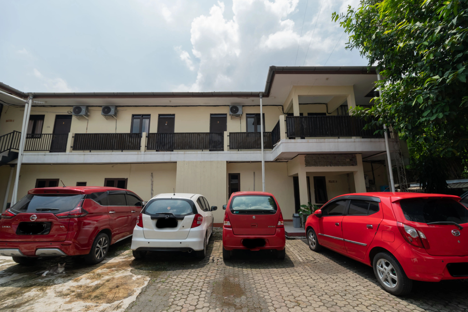Foto - RedDoorz near Pondok Indah Water Park