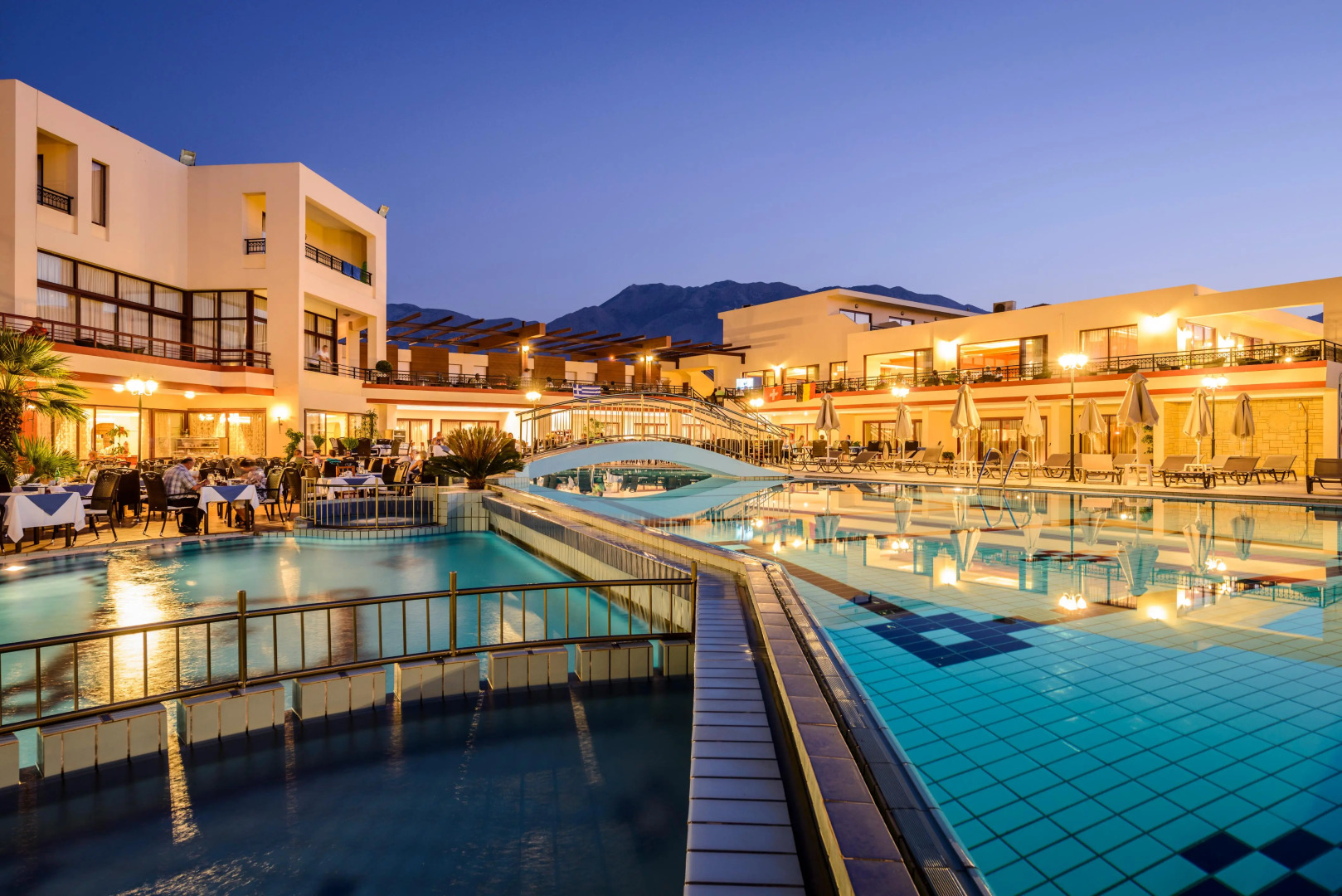 Photo - Vantaris Palace