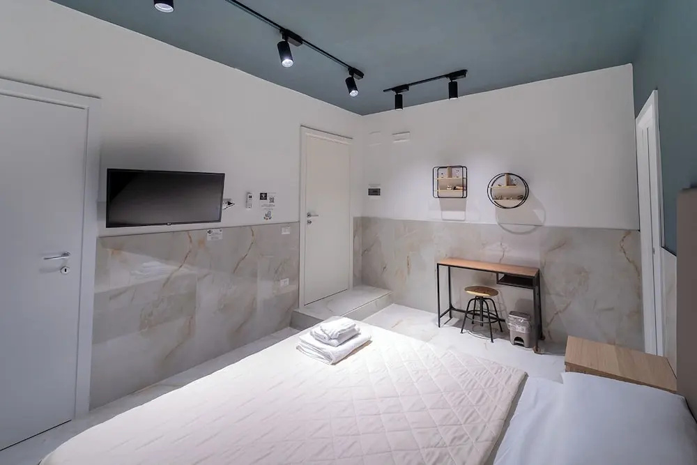 Photo - GreRos H. Rooms Napoli Centro by Clapa Group Dislocated Hospitality