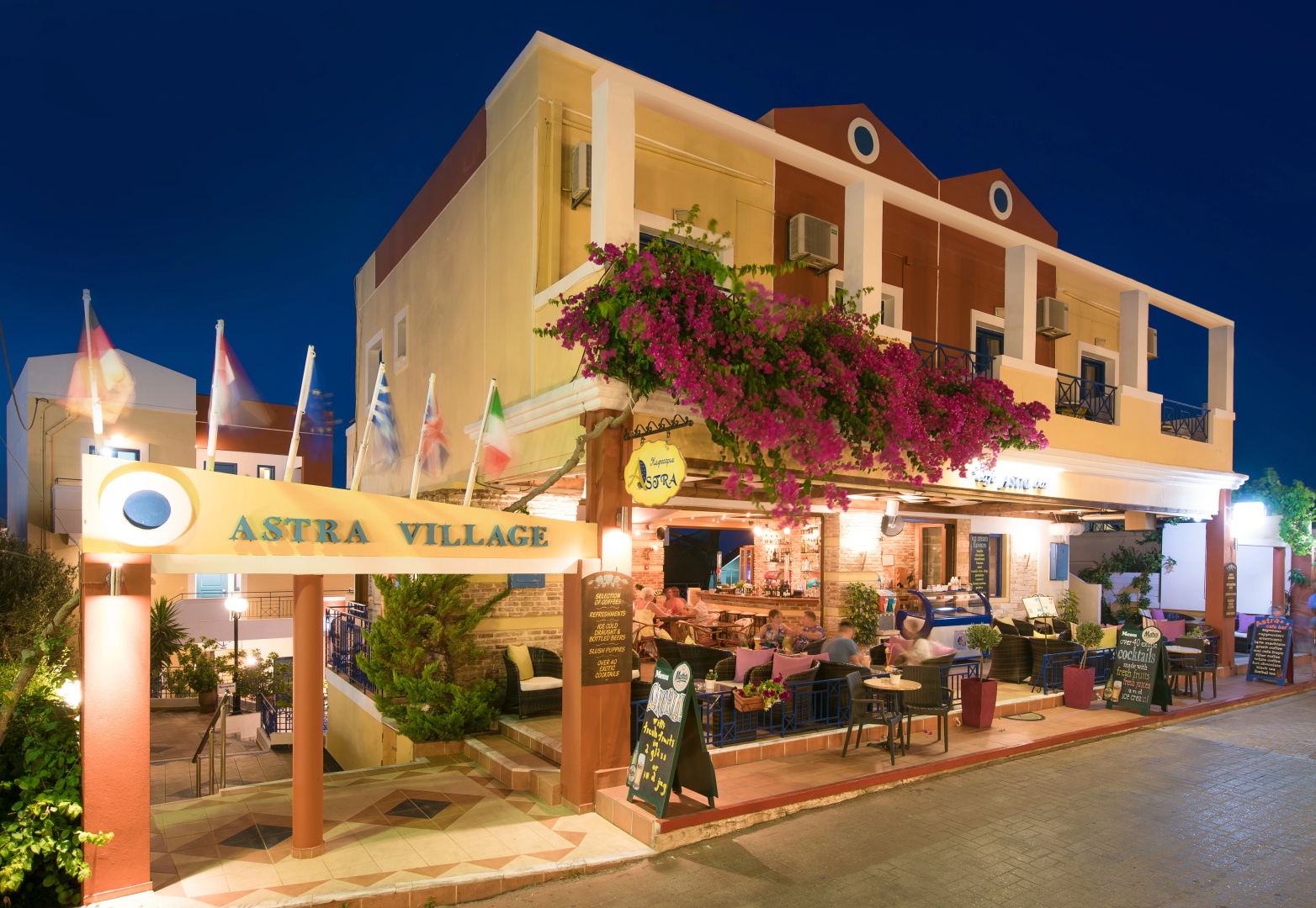Foto - Astra Village & Suites