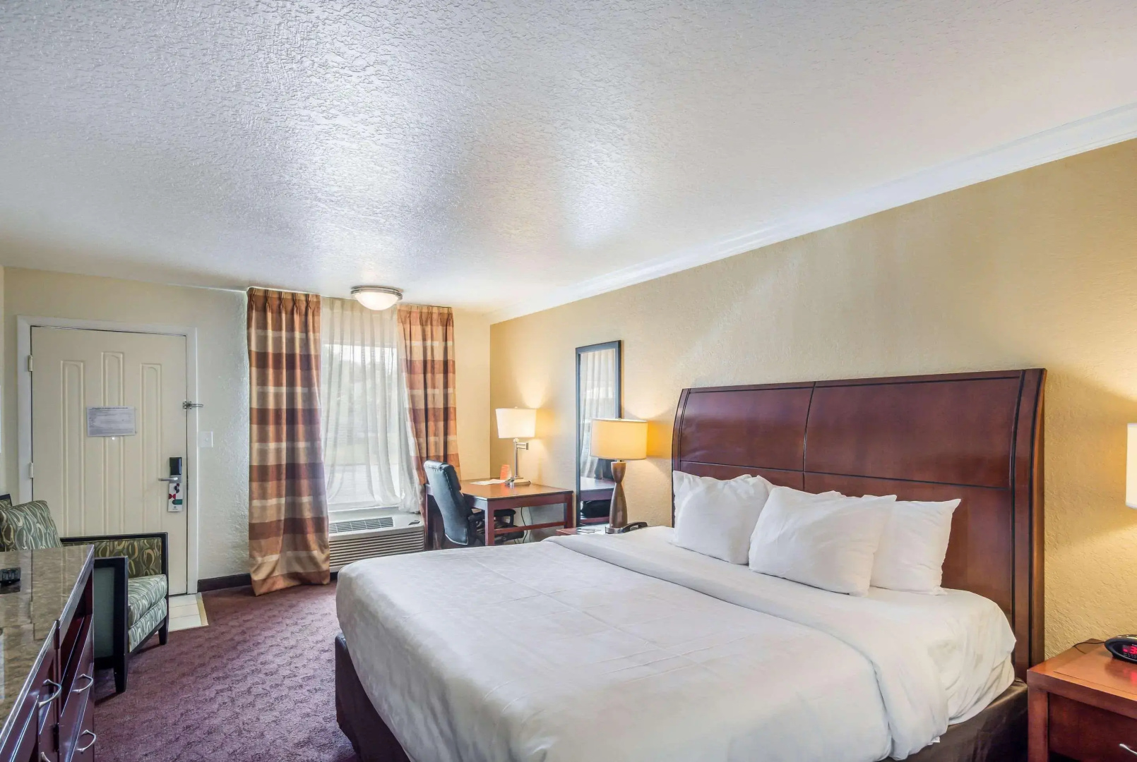Photo - Clarion Inn & Suites Central Clearwater Beach