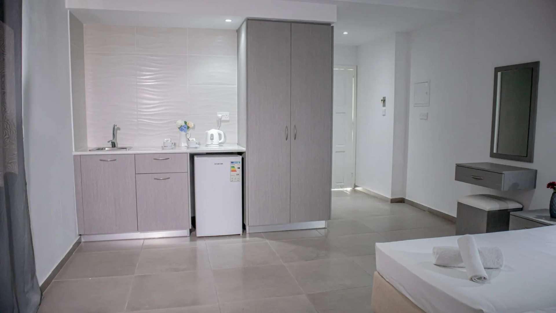 Photo - Windmills Hotel Apartments